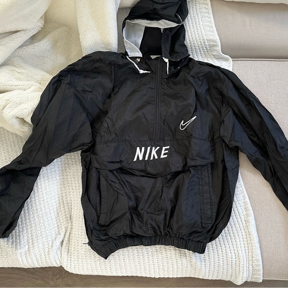 Nike - Picture 7 of 10